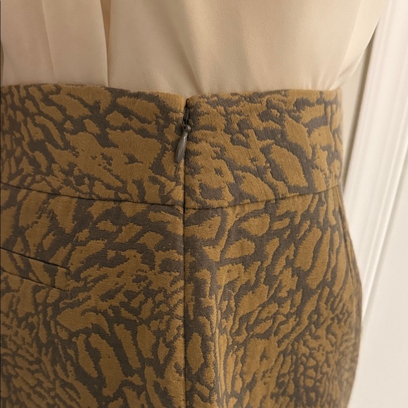 NWT - Ann Taylor LOFT Animal Print Jacquard Shift Skirt Size 12 (skirt only) - Picture 4 of 9